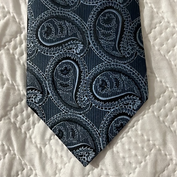 Gorgeous blue silk paisley tie - Picture 2 of 5